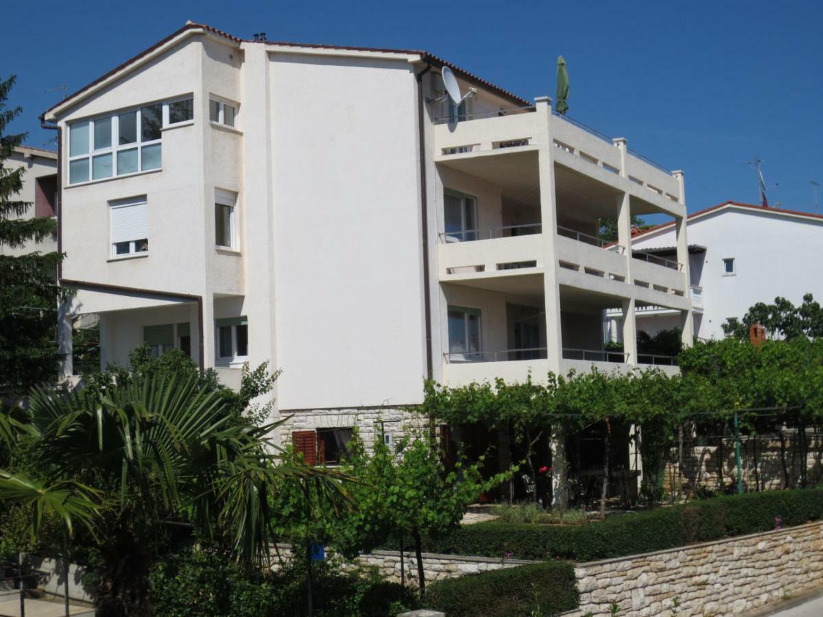 Apartment Petrinic V Pula Buitenkant foto